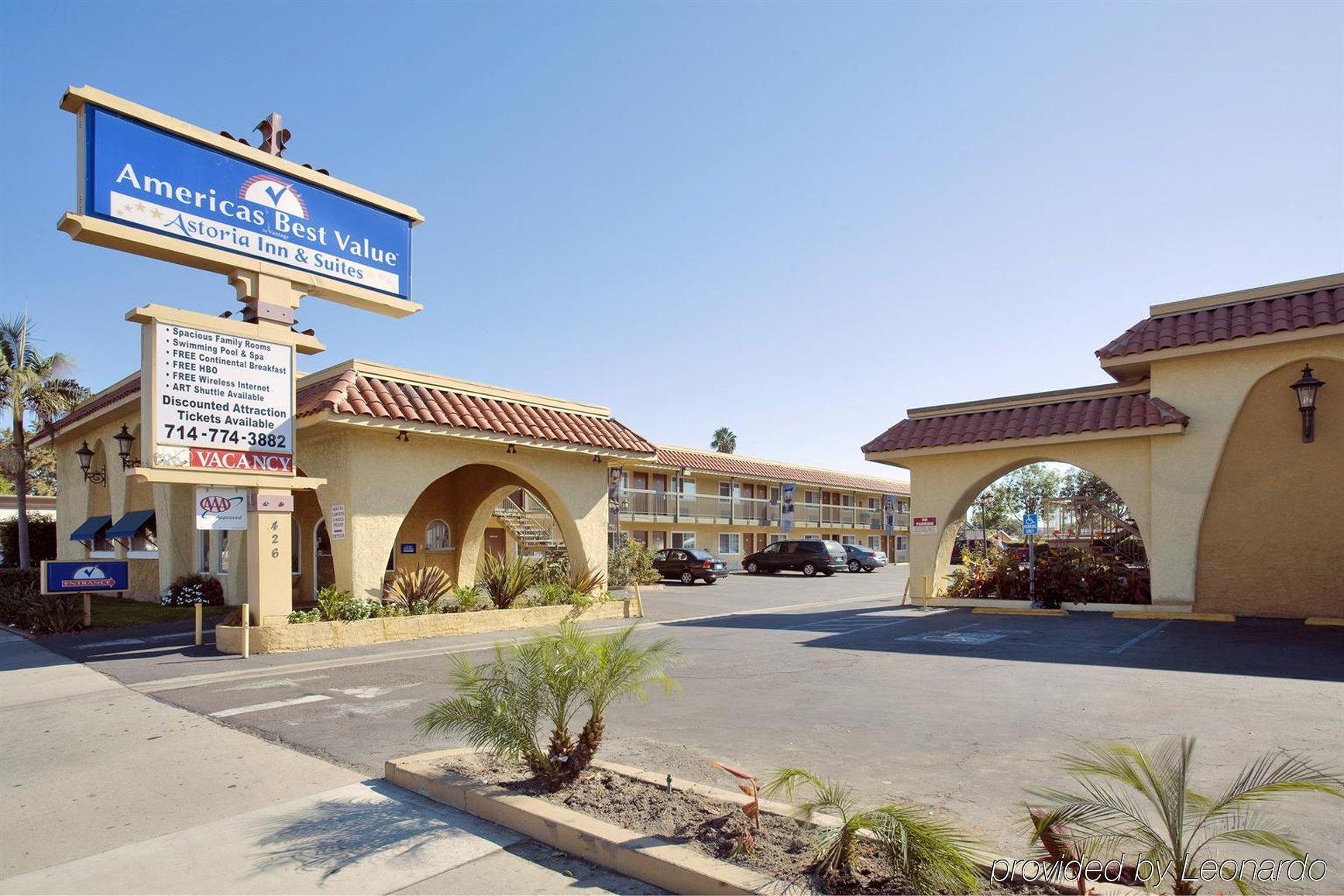 Anaheim Astoria Inn & Suites Exterior photo